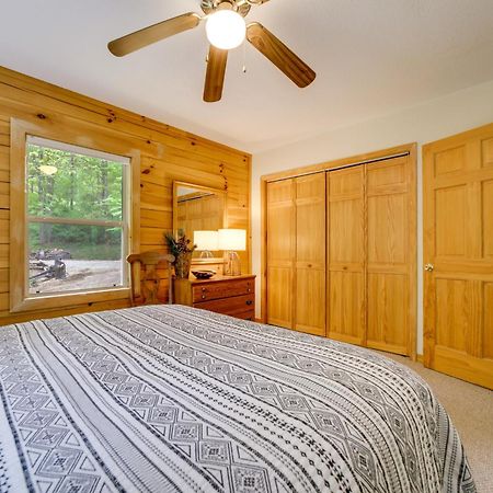 Peaceful Smoky Mountain Cabin With Deck And Fire Pit! Waynesville Exterior photo