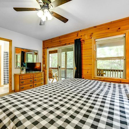 Peaceful Smoky Mountain Cabin With Deck And Fire Pit! Waynesville Exterior photo