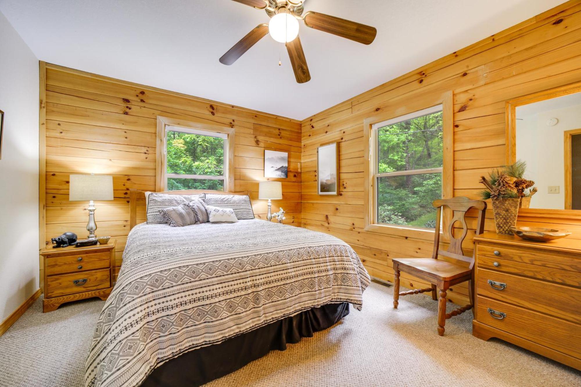 Peaceful Smoky Mountain Cabin With Deck And Fire Pit! Waynesville Exterior photo