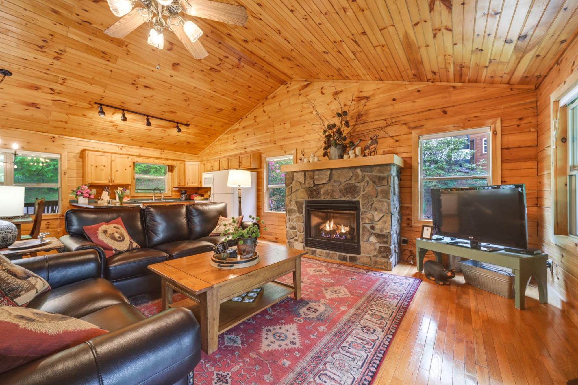 Peaceful Smoky Mountain Cabin With Deck And Fire Pit! Waynesville Exterior photo